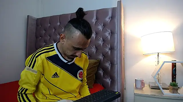 Sr Magnus  online show from 10.07.25