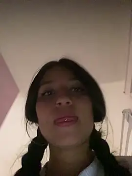 Kyna euphoria online show from 03.20.25