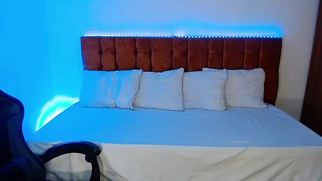 alexiaaross online show from 09.25.25