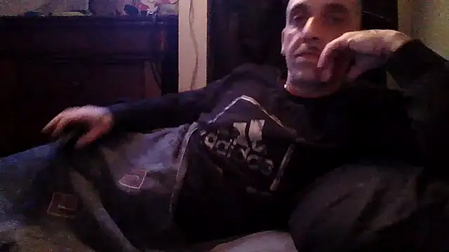 Snapshot of CandiedPompano chatting on 10.03.25 CandiedPompano online show from 10.03.25