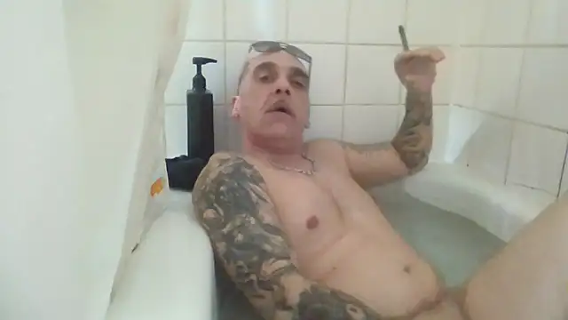 Snapshot of CandiedPompano chatting on 10.11.25 CandiedPompano online show from 10.11.25