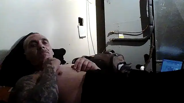 Snapshot of CandiedPompano chatting on 10.20.25 CandiedPompano online show from 10.20.25