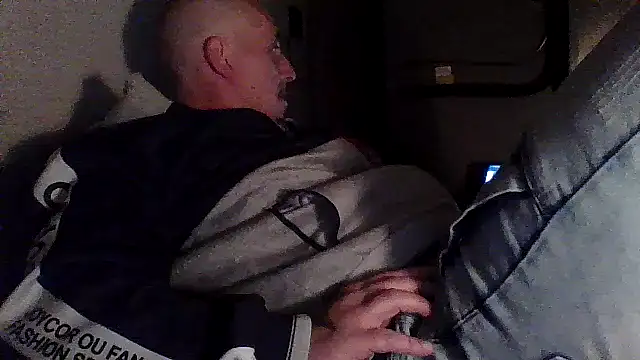 Snapshot of CandiedPompano chatting on 10.22.25 CandiedPompano online show from 10.22.25