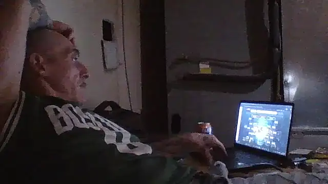 Snapshot of CandiedPompano chatting on 10.27.25 CandiedPompano online show from 10.27.25