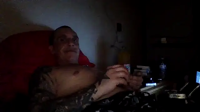 Snapshot of CandiedPompano chatting on 11.16.25 CandiedPompano online show from 11.16.25