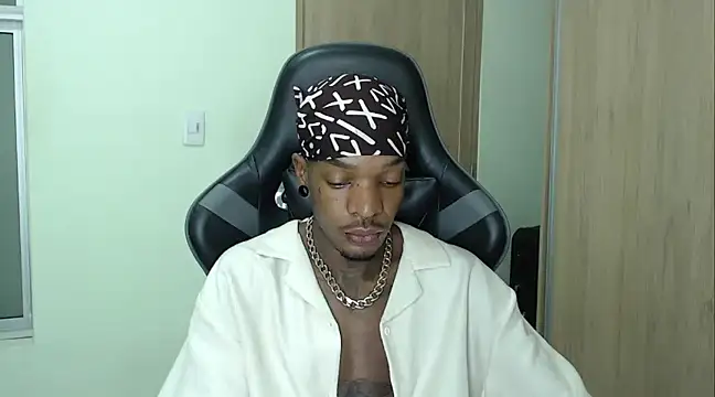 Snapshot of asaapr chatting on 12.13.24 asaapr online show from 12.13.24