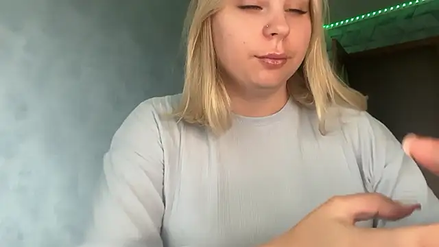 Snapshot of Thalia__Star chatting on 10.06.25 Thalia Star online show from 10.06.25