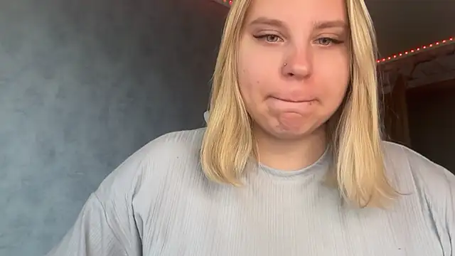 Snapshot of Thalia__Star chatting on 10.21.25 Thalia Star online show from 10.21.25