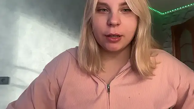 Snapshot of Thalia__Star chatting on 11.07.25 Thalia Star online show from 11.07.25