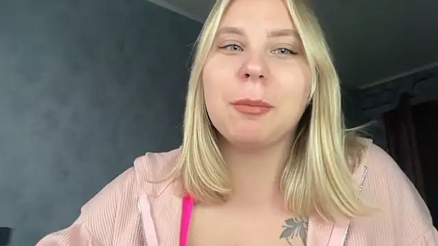 Snapshot of Thalia__Star chatting on 11.09.25 Thalia Star online show from 11.09.25