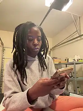 choclatepeaach online show from 11.10.25