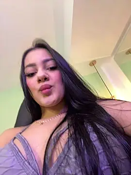 Snapshot of mallie_quinn chatting on 12.28.24 mallie quinn online show from 12.28.24