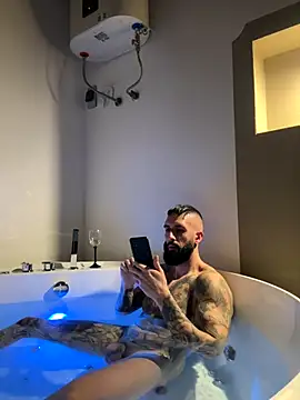 Snapshot of Gioeltoro89 chatting on 10.23.25 Gioeltoro89 online show from 10.23.25