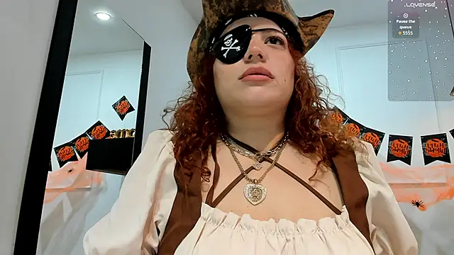 Snapshot of ebbafernandez_ chatting on 10.31.25 ebbafernandez online show from 10.31.25