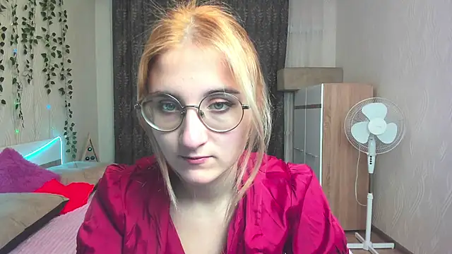 Snapshot of Miss_Elsa_ chatting on 12.12.24 Miss Elsa online show from 12.12.24