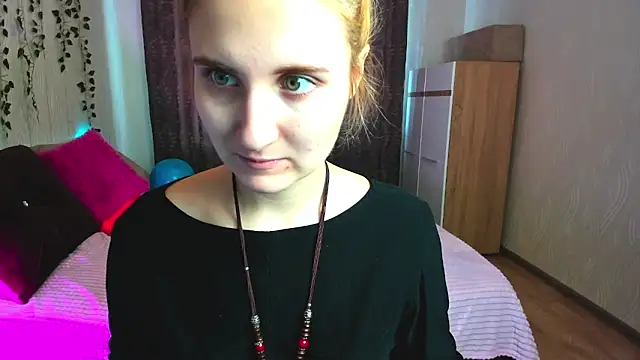 Snapshot of Miss_Elsa_ chatting on 02.15.25 Miss Elsa online show from 02.15.25