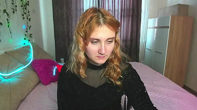 Snapshot of Miss_Elsa_ chatting on 02.19.25 Miss Elsa online show from 02.19.25