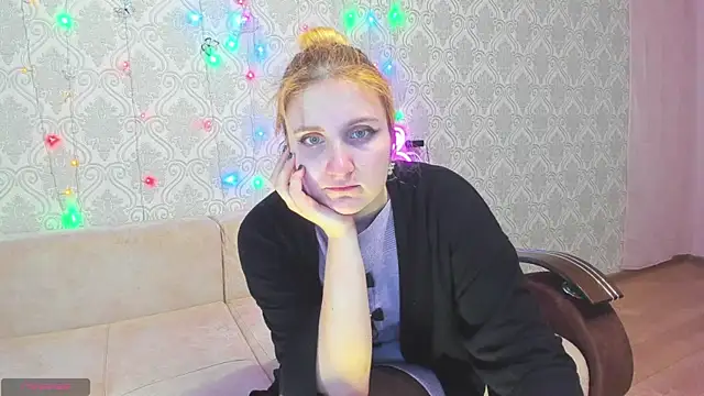 Snapshot of Miss_Elsa_ chatting on 03.12.25 Miss Elsa online show from 03.12.25