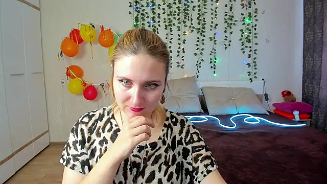 Snapshot of Miss_Elsa_ chatting on 03.17.25 Miss Elsa online show from 03.17.25