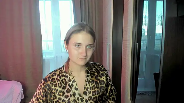 Snapshot of Miss_Elsa_ chatting on 09.18.25 Miss Elsa online show from 09.18.25