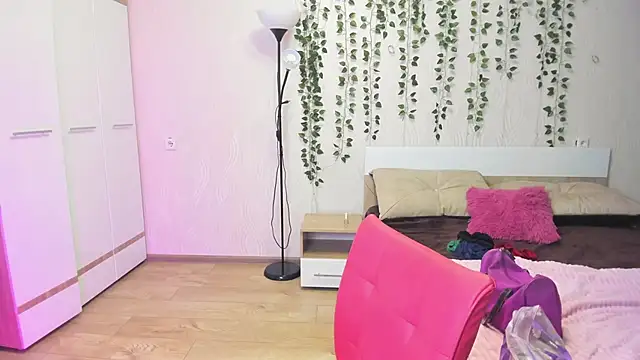 Snapshot of Miss_Elsa_ chatting on 10.03.25 Miss Elsa online show from 10.03.25