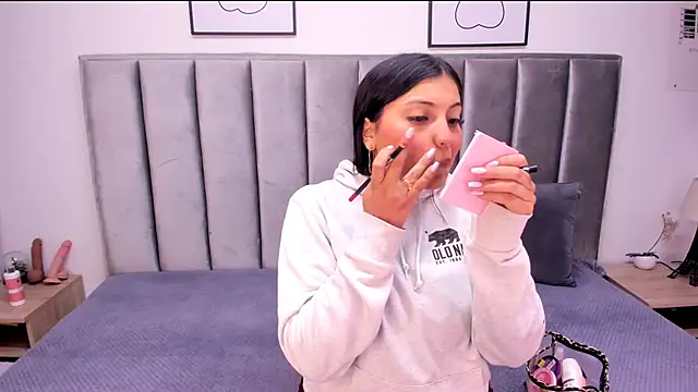 Emmy-Turnner online show from 10.06.25