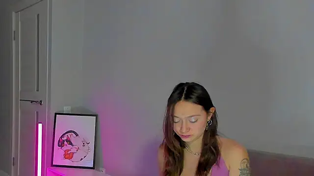 Snapshot of EllaSky_xoxo chatting on 12.08.24 EllaSky xoxo online show from 12.08.24