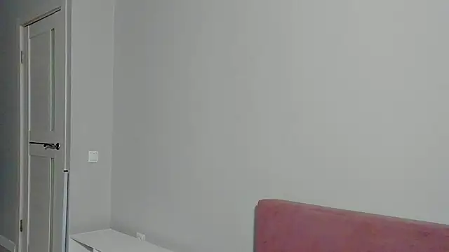 Snapshot of EllaSky_xoxo chatting on 12.15.24 EllaSky xoxo online show from 12.15.24