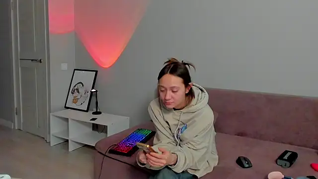 Snapshot of EllaSky_xoxo chatting on 01.22.25 EllaSky xoxo online show from 01.22.25