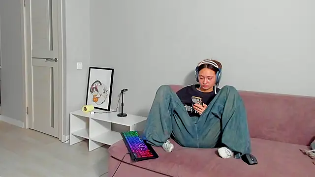 Snapshot of EllaSky_xoxo chatting on 01.25.25 EllaSky xoxo online show from 01.25.25
