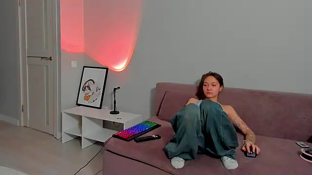 Snapshot of EllaSky_xoxo chatting on 01.25.25 EllaSky xoxo online show from 01.25.25