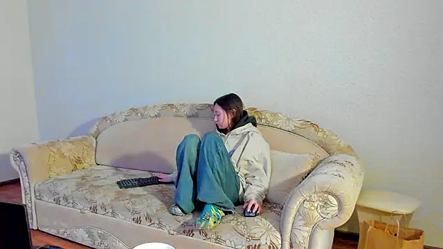 Snapshot of EllaSky_xoxo chatting on 03.18.25 EllaSky xoxo online show from 03.18.25
