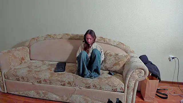 Snapshot of EllaSky_xoxo chatting on 03.20.25 EllaSky xoxo online show from 03.20.25