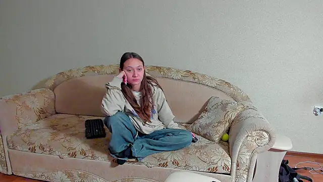 Snapshot of EllaSky_xoxo chatting on 03.21.25 EllaSky xoxo online show from 03.21.25