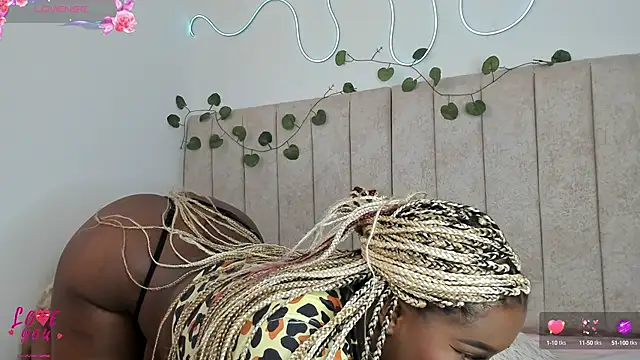 Snapshot of Kaseydelvey chatting on 09.29.25 Kaseydelvey online show from 09.29.25