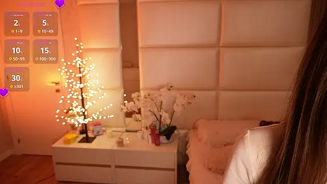 Lilly Colins online show from 02.27.26