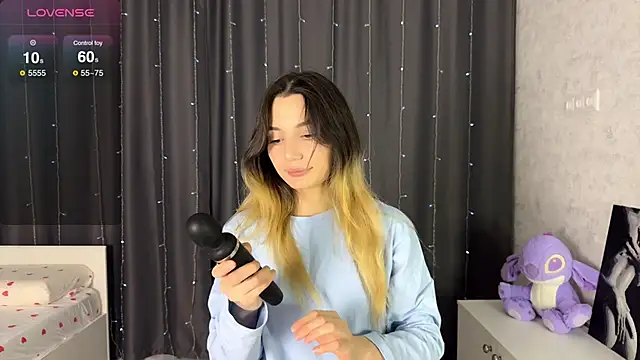 Snapshot of Asya_Fairy chatting on 10.18.25 Asya Fairy online show from 10.18.25