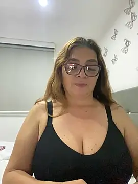 AntonellaAlondra4 online show from 12.19.24