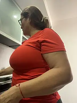 AntonellaAlondra4 online show from 12.22.24