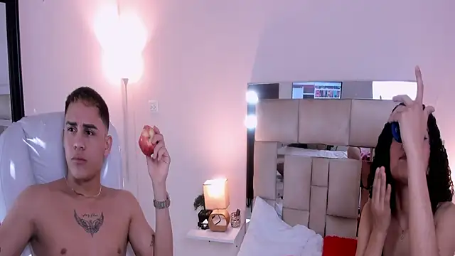 saraandstiven online show from 03.08.25