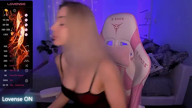 AdeleRoberts online show from 03.30.26