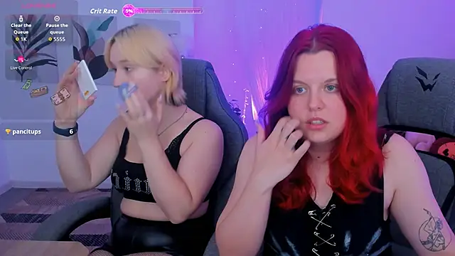 Snapshot of NielletaBlossom chatting on 10.31.25 NielletaBlossom online show from 10.31.25