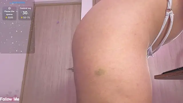 Snapshot of sweetnaughty_candy chatting on 10.09.25 sweetnaughty candy online show from 10.09.25