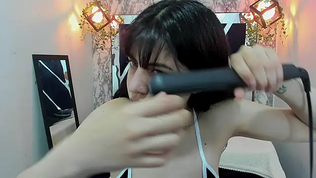 Snapshot of Violet_m chatting on 12.01.24 Violet m online show from 12.01.24