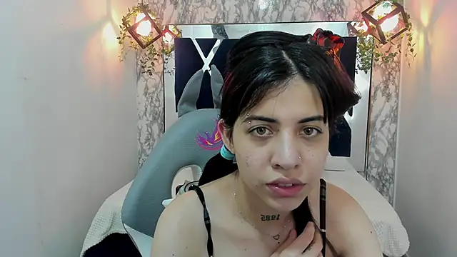 Snapshot of Violet_m chatting on 12.07.24 Violet m online show from 12.07.24