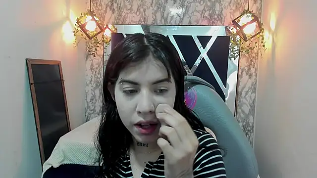 Snapshot of Violet_m chatting on 12.10.24 Violet m online show from 12.10.24