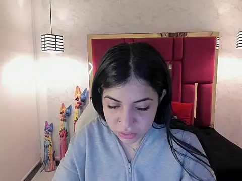 Snapshot of Violet_m chatting on 09.14.25 Violet m online show from 09.14.25