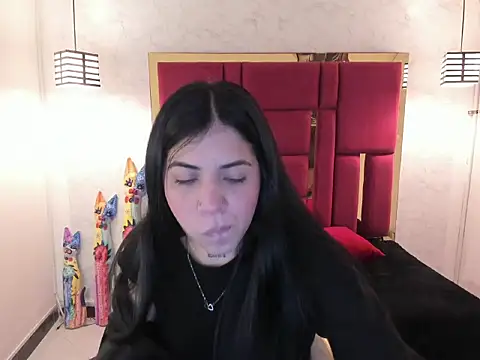 Snapshot of Violet_m chatting on 09.19.25 Violet m online show from 09.19.25