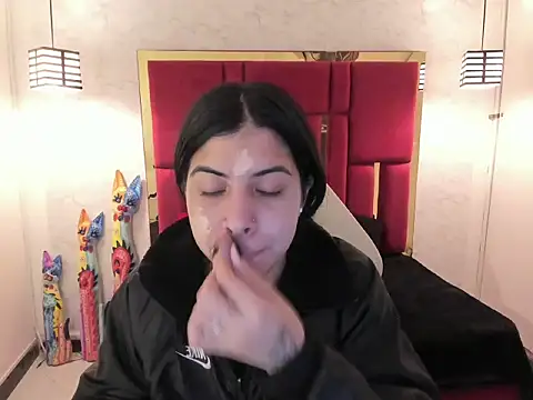 Snapshot of Violet_m chatting on 09.26.25 Violet m online show from 09.26.25