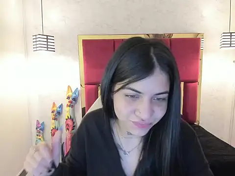 Snapshot of Violet_m chatting on 09.27.25 Violet m online show from 09.27.25